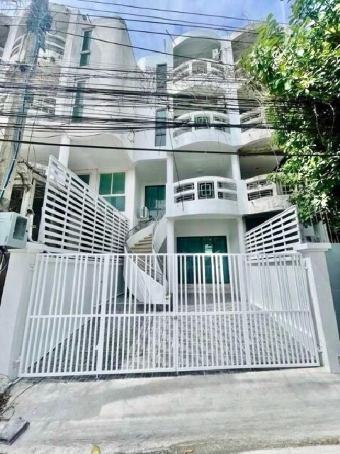  เซ็นทรัล รามอินทรา 500ม. MRT รามอินทรา3-7 336ม. ให้เช่าโฮมออฟฟิศ 4 ชั้น 4นอน BTSวัดพระศรีมหาธาตุ 1.2 กม.  25ตร.วา. จดบริษัทได้ 