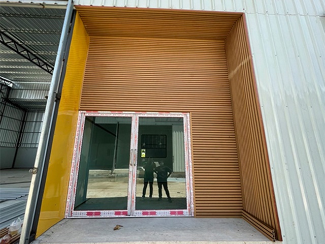  โกดัง 2 ไร่ 258 ตร.ม.BTS ตลาดพลู 3.8กม.จอมทอง พระราม 2 1 นอน 1 น้ำ รร.สารสาสน์สุขสวัสดิ์ 800 ม. บิ๊กซี บางปะกอก 1.8 กม.แหล่งช็อปปิ้ง 