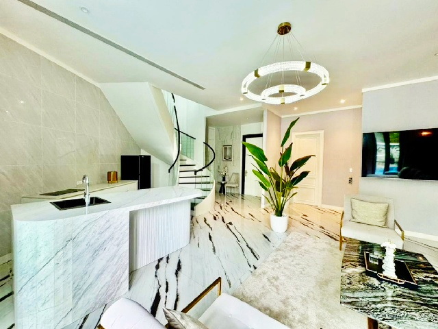 Pool Villa สุขุมวิท 63-69  ให้เช่าคฤหาสน์หรู 3ชั้น 62ตร.วา.412ตร.ม.BTS พระโขนง 400 ม. พร้อมเฟอร์ แอร์  ซ.สุขุมวิท 65-69 5 นอน 7 น้ำ