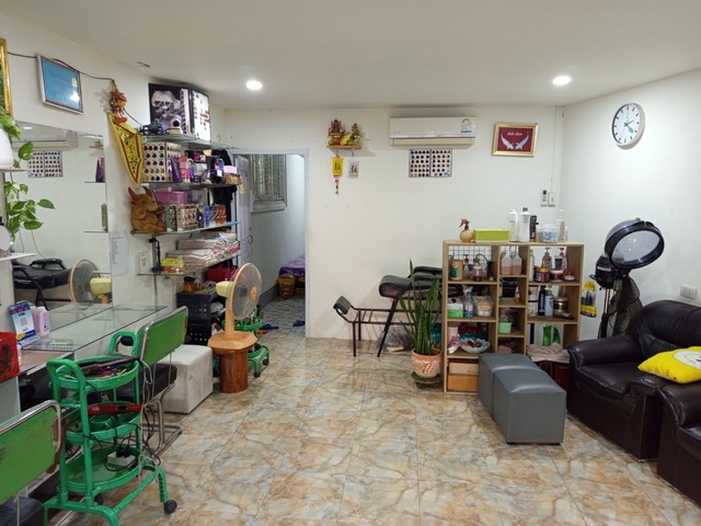 ขายบ้านเดี่ยวหมู่บ้านณัฐรียา 61 ตรว.พร้อมร้านค้า อ.เมืองเพชรบุรี