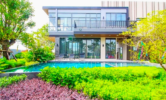 วิวสระว่ายน้ำ. สายไหม54-58 BTS คูคต 2.6กม.ให้เช่าทาวน์โฮมหรู ใหม่ 2ชั้น 19ตร.วา.149ตร.ม. 2นอน  ตลาดเคหะออเงิน1.6 กม. 