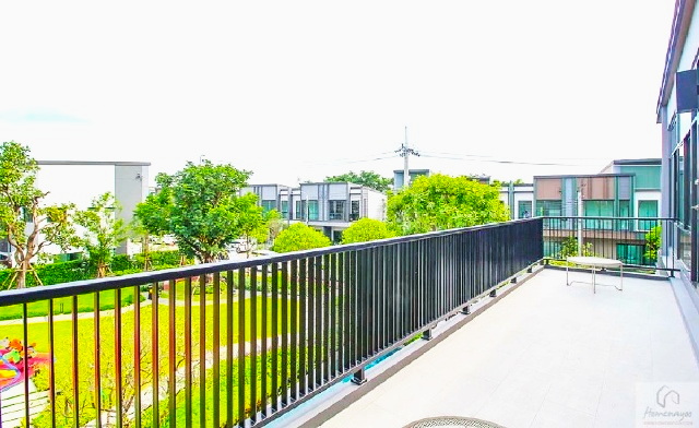 BTS คูคต 2.6 กม.ให้เช่าทาวน์โฮมหรู ใหม่ 2ชั้น 18 ตร.วา.145 ตร.ม.วิวสระว่ายน้ำ. สายไหม54-58 2นอน 2น้ำ ตลาดเคหะออเงิน 1.6 กม. 