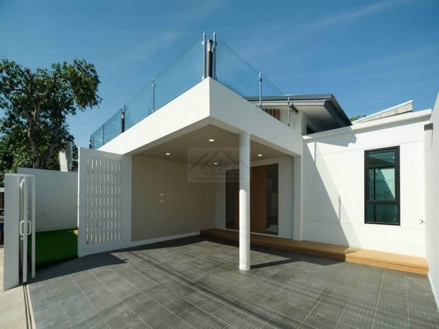 ขายบ้านเดี่ยว 1 ชั้นครึ่ง 50 ตรว. หมู่บ้านเสรี-อ่อนนุช ซอยอ่อนนุช 70-1 รีโนเวทใหม่หมดทั้งหลัง บ้านสวยพร้อมอยู่