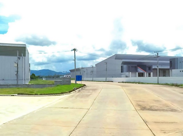 ให้เช่าโกดังศรีราชาชลบุรี  พื้นที่สีเหลือง สามารถวางสินค้าได้