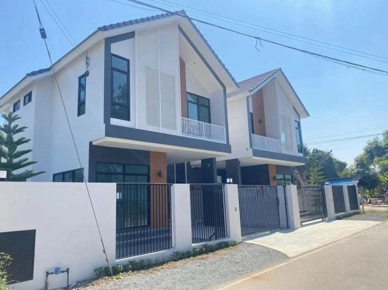 ราคาเริ่มที่ 2.89 ล้าน #หนองผึ้ง #สารภี ขายบ้านใหม่คุณภาพดี พร้อมขายเพียง 2 หลังเท่านั้น ทำเลดี ใกล้เมือง เดินทางสะดวก