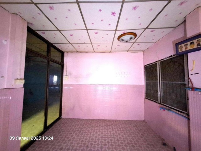 ขายบ้านเดี่ยวหมู่บ้าน อู่ทองเพลส โครงการ 2 ถ.ประชาอุทิศ (เปียร์นนท์) ต.คูคต อ.ลำลูกกา จ.ปทุมธานี