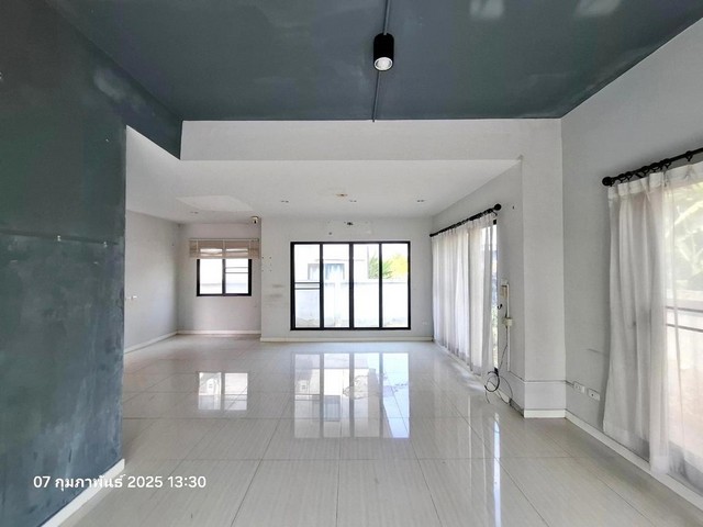 ขายบ้านเดี่ยวหมู่บ้าน วราบดินทร์ รังสิต-คลอง 3 ถ.ชลมาร์คพิจารณ์ ต.ลาดสวาย อ.ลำลูกกาจ.ปทุมธานี