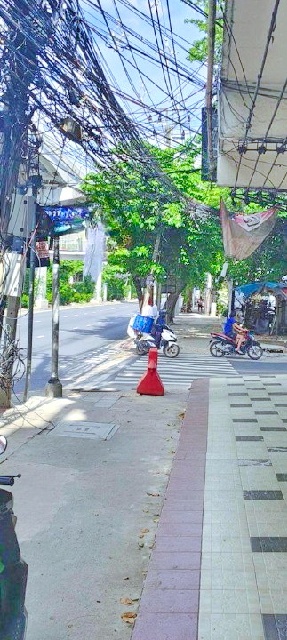 MRTบางกะปิ 1กม. ม.รัตนบัณฑิต 1.2 กม. 4นอน  เดอะมอลล์ บางกะปิ 1.15กม.อาคาร 4ชั้น 18ตร.วา.280ตร.ม.4น้ำ ลาดพร้าว 126-132