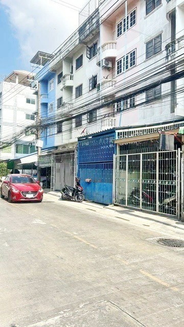 รวมดาดฟ้า 352 ตร.ม.MRT ศรีแบริ่ง 600ม.21 ตร.วา.ให้เช่าอาคาร 4.5ชั้น นานาชาติไทย-สิงคโปร์ 1.1 กม.4นอน 4น้ำ  รพ.ศิครินทร์ 2.2 กม.