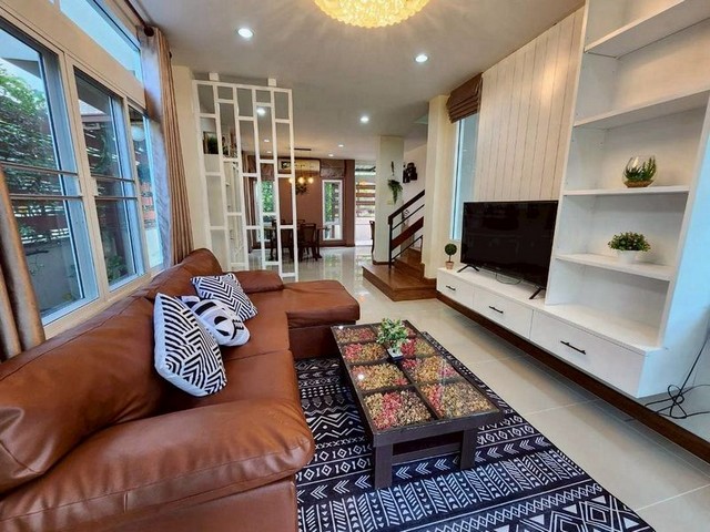 ให้เช่าบ้าน 2 ชั้น กว้างขวาง ทำเลดี ใกล้รร.นานาชาติNIS รวมโชค