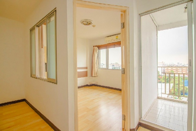 MRT รามคำแหง 12 1.3 กม. ทะลุลาดพร้าว 122  ขาย ลุมพินีคอนโด 1 นอน 1 น้ำ เดอะมอลล์ รามคำแหง 1.3 กม.