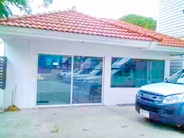 บิ๊กซีท่าอิฐ 2.6 กม.2 นอน MRT บางรักน้อย-ท่าอิฐ 1.4 กม. โกดัง พร้อมบ้านเดี่ยว ห้องประชุม 800 ตร.ม.200 ตร.วา. ตลาดแยกบางพลู 4.3 กม. 2 น้ำ