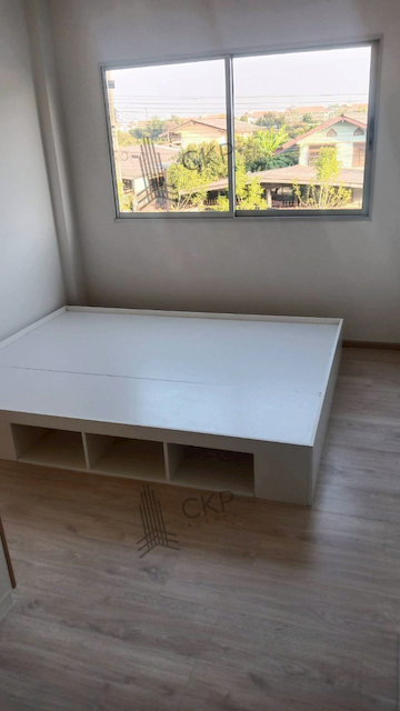 คอนโด เสนาคิทท์ เวสต์เกต-บางบัวทอง มีผู้เช่าอยู่ ใกล้ถนนกาญจนาภิเษก มีห้างสรรพสินค้า แหล่งของกินและของใช้ครบครัน