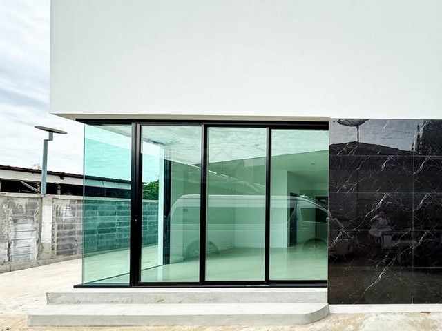 ให้เช่าโกดังพร้อมออฟฟิศสร้างใหม่ 300 ตรม. ถนนพัฒนาชนบท 3 ใกล้กรุงเทพกรีฑา *** จดทะเบียนได้ และฟรี WIFI