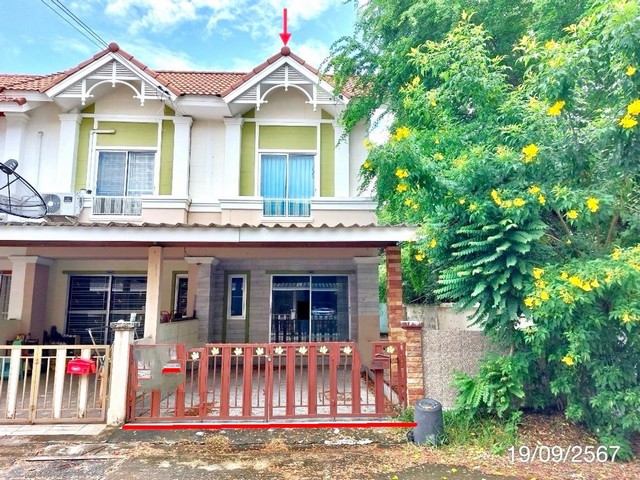 ขายทาวน์เฮ้าส์ 2 ชั้นหมู่บ้าน วนัญญา ถ.ศุขประยูร(ทล.315) ต.หนองกะขะ อ.พานทองจ.ชลบุรี 