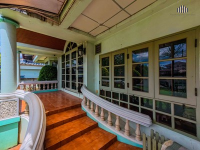 ขายบ้านเดี่ยว ซอยลาดพร้าววังหิน 52 บ้านเล่นระดับ สวยมีสไตล์ พร้อมสนามหญ้าหน้าบ้านกว้าง  ทำเลดีมากในย่านลาดพร้าว-วังหิน ใกล้แหล่งชุมชน