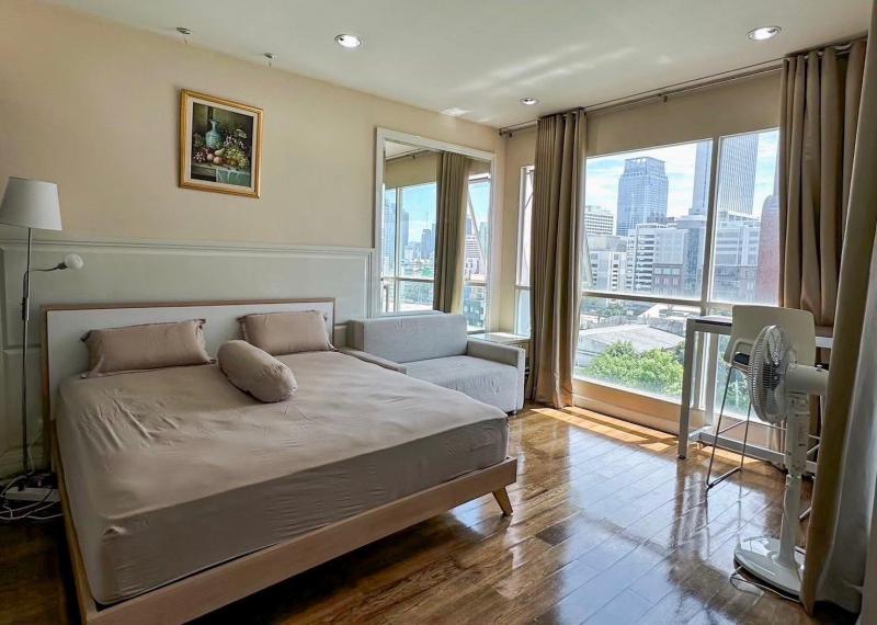 The Address Chidlom Private comfortable clean 10th floor BTS Phloen Chit