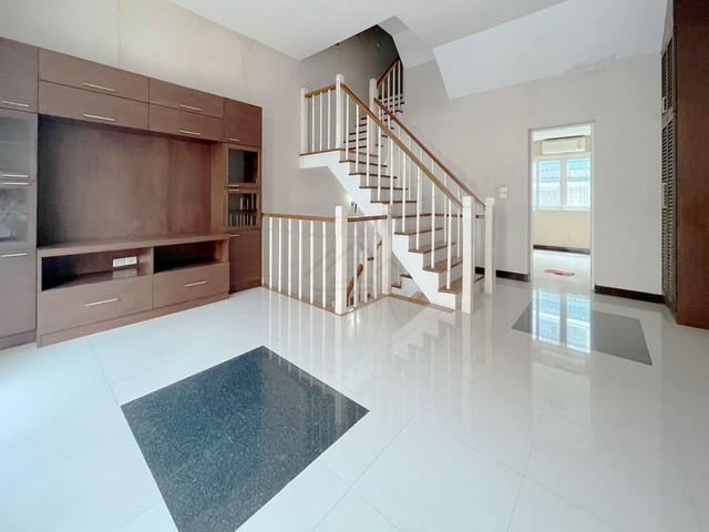 HR 6075 ให้เช่าทาวน์โฮม 3 ชั้น หมู่บ้าน คาซ่าซิตี้ สุคนธสวัสดิ์1 ใกล้เลียบด่วน โรงเรียนสตรีวิทยา 2