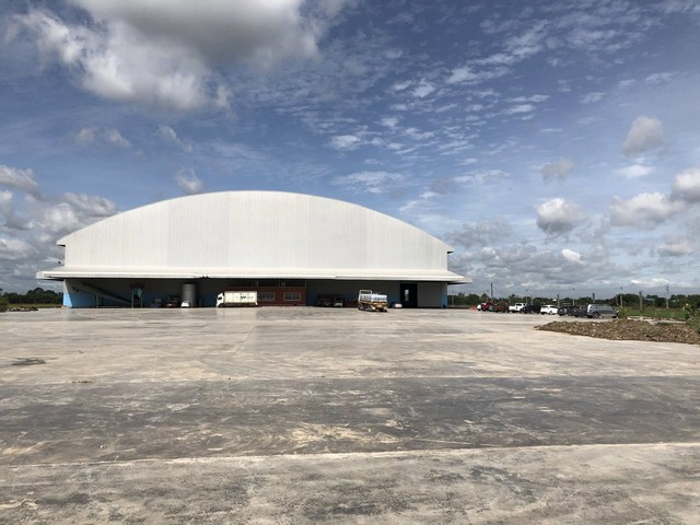  ให้เช่าโกดังสร้างใหม่สร้างใหม่  2,700 ตารางเมตร  9,000 ตารางเมตร  อากาศถ่ายเท ได้มาตรฐาน ไทรน้อย นนทบุรี