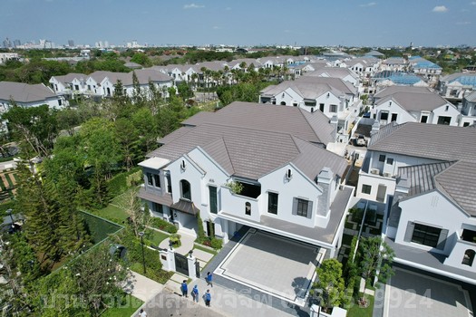 ตกแต่งให้พร้อม บ้านเดี่ยวหลังใหญ่ นันทวัน พระรามเก้า-กรุงเทพกรีฑาตัดใหม่ แลนด์แอนด์เฮ้าส์ สะพานสูง กรุงเทพมหานคร