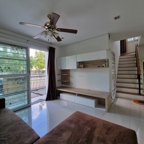 ให้เช่าบ้านใกล้ Airport Link สถานีบ้านทับช้าง , ใกล้ถนนวงแหวนกาญจนาภิเษก, ใกล้ถนนมอเตอร์เวย์-พระราม 9  มบ.โกลเด้นวิลเลจ (อ่อนนุช-พัฒนาการ)  