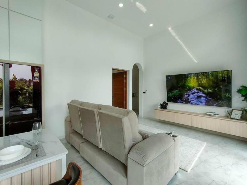 ราคาเพียง 8.9 ล้าน พูลวิลล่าริมน้ำ สารภี 159.8 ตรว. ใหม่เอี่ยม พูลวิลล่าชั้นเดียว สไตล์โมเดิร์น บรรยกาศดี เงียบสงบ ผลตอบแทนจากการเช่า 7.5-8%