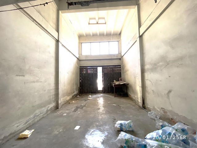 ขายอาคารพาณิชย์ 2 ชั้น ถ.พระยาสัจจา ต.บ้านสวน อ.เมืองชลบุรี จ.ชลบุรี