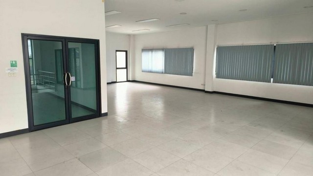 ให้เช่าสำนักงาน 1250 ตรม. ถนนวิภาวดี-รังสิต ลำลูกกา ปทุมธานี ใกล้เซียร์รังสิต