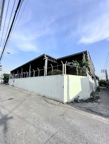 ให้เช่าโกดัง/โรงงาน พร้อมเข้าอยู่ ซอยสุขสวัสดิ์30  ใกล้ทางด่วน ทำเลดี รถใหญ่เข้าได้