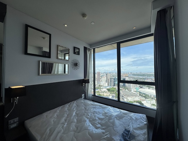 The Lumpini 24 Clean comfortable quiet 44th floor BTS Phrom Phong