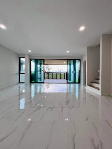 บ้านสร้างใหม่ 2 ชั้น สไตล์โมเดิร์น บ้านนอกโครงการ น้ำไม่ท่วม หางดง