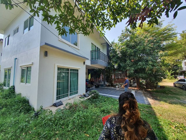 เช่าบ้านเดี่ยว ตรงข้ามตลาดยิ่งเจริญ  ตลาดสะพานใหม่ เช่าเดือนละ15,000.บาท  ใกล้รถไฟฟ้า BTS สะพานใหม่ระยะ 1.40 กิโลเมตร