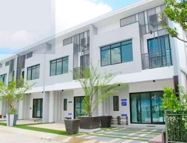 รร.นานาชาติแพน-เอเชีย 2.7 กม.ตลาดเจโม ทาวน์เฮ้าส์หลังมุม 3 นอน 2 น้ำ 2 ชั้น  ตลาดนัมเบอร์วัน ราม2 ทุ่งเศรษฐี  พร้อมเฟอร์ 30 ตร.วา.240 ตร.ม.ก