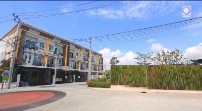  APLลาดกระบัง 4.3กม รพ.จุฬารัตน์ 8 400ม.  ทาวน์โฮม 3ชั้น 24ตร.วา. 284ตร.ม. จัดเต็มเฟอร์ 4นอน สนามบินสุวรรณภูมิ1กม พระจอมเกล้าลาดกระบัง