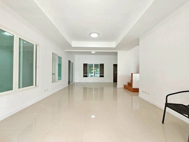 เดอะวิลล่า ท่าอิฐ  บ้านแฝดมือสองนนทบุรี  หน้าสวน  พร้อมอยู่