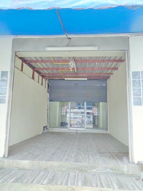 ตลาดชัชวาล คลอง 7 3.5 กม. รร.เปรมฤทัย ลำลูกกา 3.4 กม.ให้เช่าอาคารพาณิชย์ 3.5 ชั้น  25ตร.วา.315ตร.ม2นอน รพ.CGH ลำลูกกา 600ม.  3 น้ำ