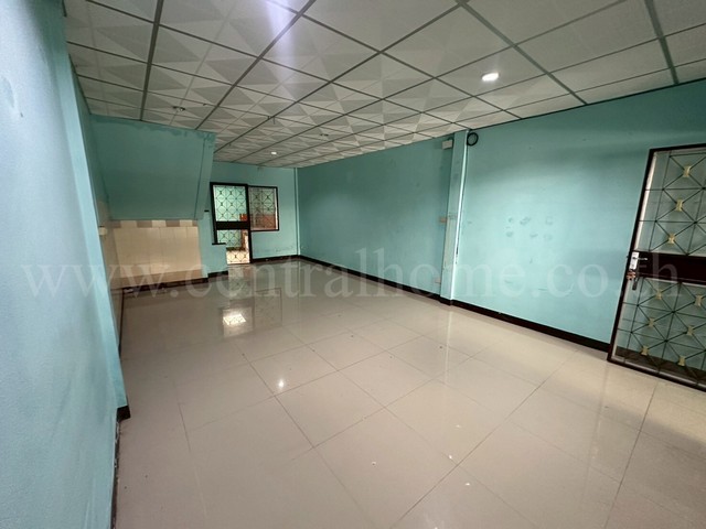 ทาวน์เฮ้าส์ บ้านพิชาดา บ้านกล้วย - ไทรน้อย นนทบุรี ราคาถูก