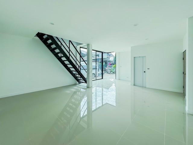 P850 ให้เช่า โกดัง พร้อมออฟฟิศ ถนนพัฒนาชนบท 3 แขวงคลองสองต้นนุ่น เขตลาดกระบัง ใกล้กรุงเทพกรีฑา *** จดทะเบียนได้ และฟรี WIFI