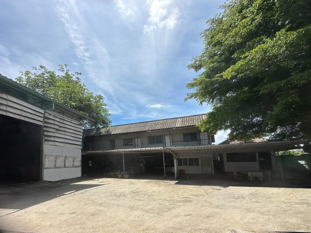 ให้เช่าโกดัง ที่ดิน 3 ไร่ พื้นที่ใช้สอย 1000 ตารางเมตร ห่างจาก ตลาดดอนหวาย 500 เมตร 