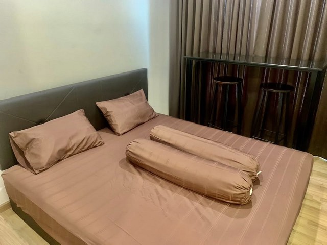 เช่า RR100 NIche Mono Charoen Nakorn ห้องสวยพร้อมอยู่ เฟอร์ครบครัน