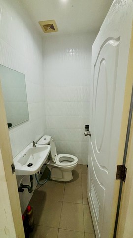 ห้เช่าทาวน์โฮมชั้นเดียว กรอกยายชา ใกล้มาบตาพุด ระยอง พร้อมเฟอร์นิเจอร์ครบ