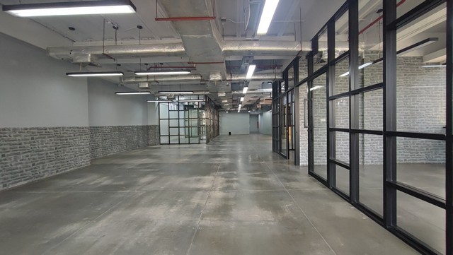 ให้เช่าตึกสำนักงานใจกลางเมือง ออฟฟิศย่านอโศก,สุขุมวิท 21 สะดวกใกล้รถไฟฟ้า 