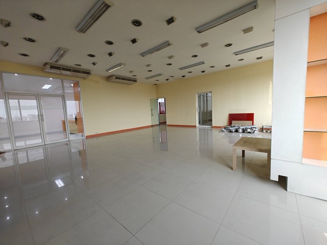 HR2614ให้เช่าสำนักงานขนาด 177 ตร.ม. ในโครงการบางนา คอมเพล็กซ์ ใกล้เซ็นทรัลบางนา เดินทางสะดวก