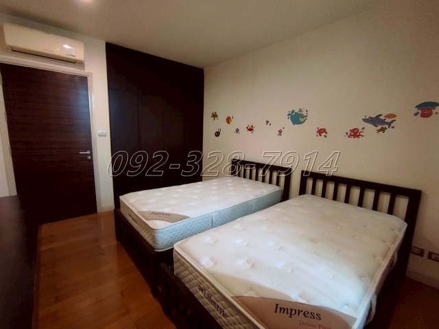 Riverside condo for Rent Watermark Chaophraya 2 beds with river view near BTS Saphan Taksin
