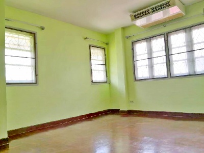 ให้เช่าทาวน์เฮาส์ 275ตร.ม.ห้องมุมใหญ่ 2 ชั้น 34 ตร.วา. ลดครั้งที่3 MRT วัชรพล 2.7 กม.ม.นอร์ทกรุงเทพ 5.5 กม.3นอน  เพลินนารี่ มอลล์ 1.7 กม.