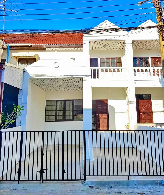 พาราไดซ์ พาร์ค 1.4 กม ให้เช่าทาวน์เฮาส์ 2 ชั้น เฉลิมพระเกียรติ ร9  MRT ศรีอุดม 900ม. 27 ตร.วา.217 ตร.ม.2-3นอน นานาชาติเวลล์ส บางนา 1.3 กม. 