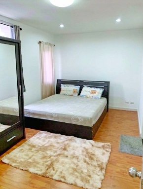 BTS แยก คปอ. 4.4 กม.แฮปปี้ อเวนิว ดอนเมือง 1.9 กม.ให้เช่าทาวน์โฮม 2 ชั้น ม.รังสิต 2.5 กม.3นอน เดอะ คอนเนค ย่านดอนเมือง 21 ตร.วา.170 ตร.ม.