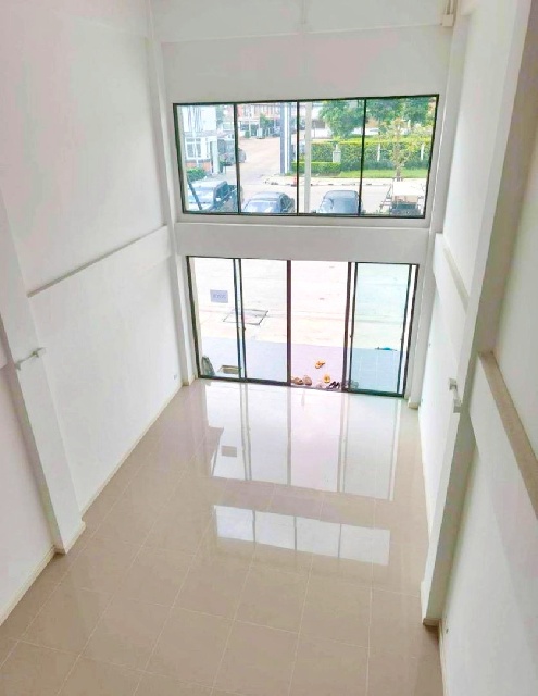 ถ.รังสิต-นครนายก คลอง1 ให้เช่าอาคารพาณิชย์ 3.5 ชั้น ฟิวเจอร์พาร์ครังสิต 2.1 กม.228ตร.ม.18 ตร.วา.เสนา  ม.รังสิต 6.1กม.3 นอน 3 น้ำ   อเวนิว