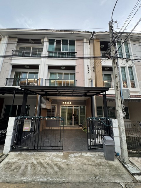 ให้เช่าทาวน์โฮม 3 ชั้น 3 ห้องนอน บ้านกลางเมืองสาทร-ตากสิน 2 ใกล้ BTS วุฒากาศ ติดตั้งโซลาร์เซลล์ช่วยประหยัดไฟ 
