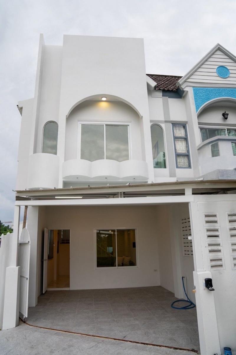 ขายเพียง 2.99 ล้าน 37 ตรว. ทาวน์โฮม 2 ชั้น วัดเกต อ.เมือง #สไตล์โมเดิร์นมินิมอล มีพื้นที่ข้างบ้าน เฟอร์นิเจอร์ครบ เข้าอยู่ได้เลย